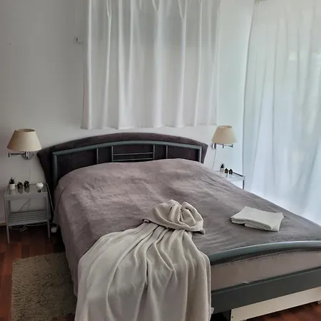 雷卡公寓 公寓 *